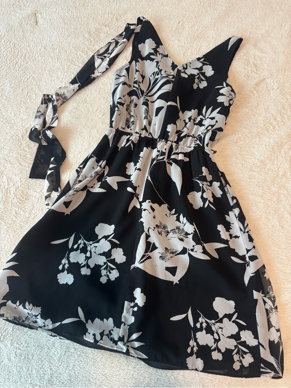 Express One-Shoulder Black & White Floral Dress